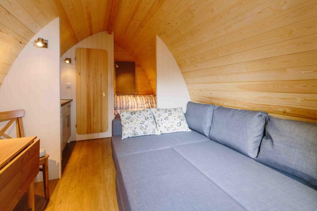 Buttercup Glamping Pod Hotel Cheltenham Exterior foto